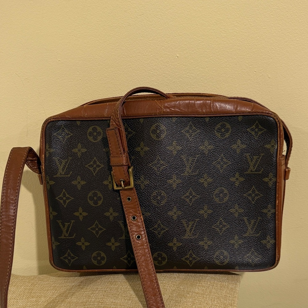 Project ⭐️Authentic Louis Vuitton Monogram AUTHENTIC Canvas Crossbody Bag